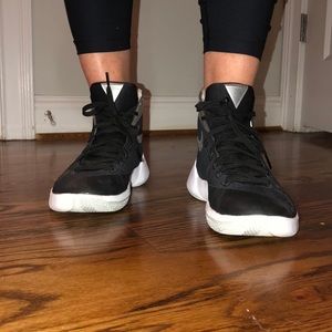 Like new basketball shoes